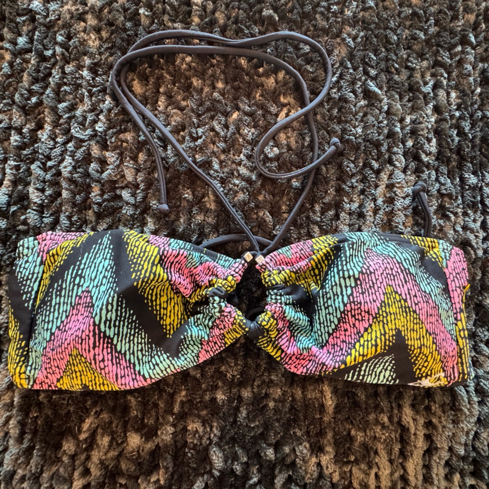 Oneil Colorful Patterned Women's Bikini Top